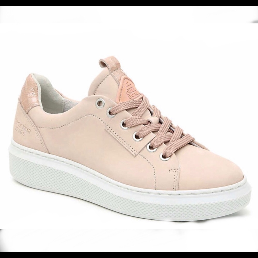 Bullboxer Randi sneaker new in box